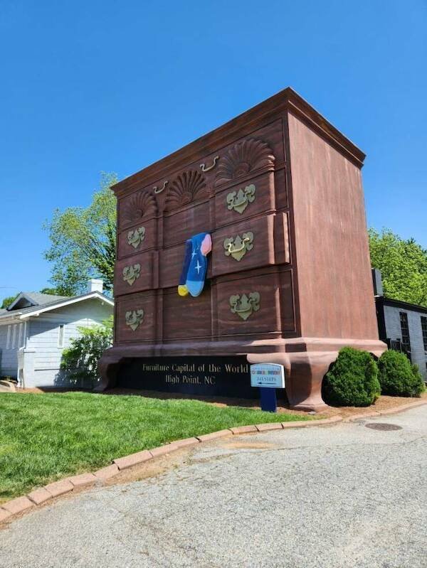 Giant Things (18 pics)