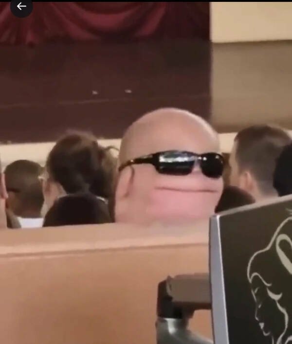 What Is Going On Here? (19 pics)
