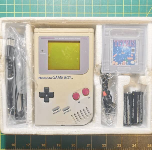 Odd Finds From Thrift Shops (21 pics)