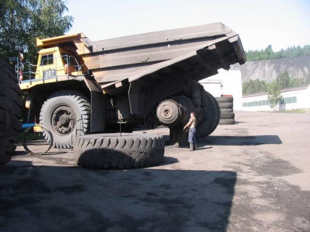 What Is Going On Here? (25 pics)