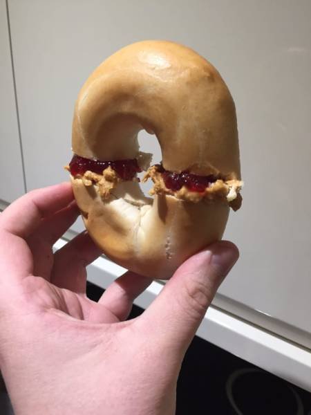 What Is Going On Here? (25 pics)