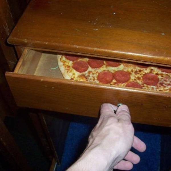 What Is Going On Here? (25 pics)