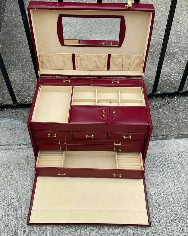 Cool Free Finds On The Street (25 pics)