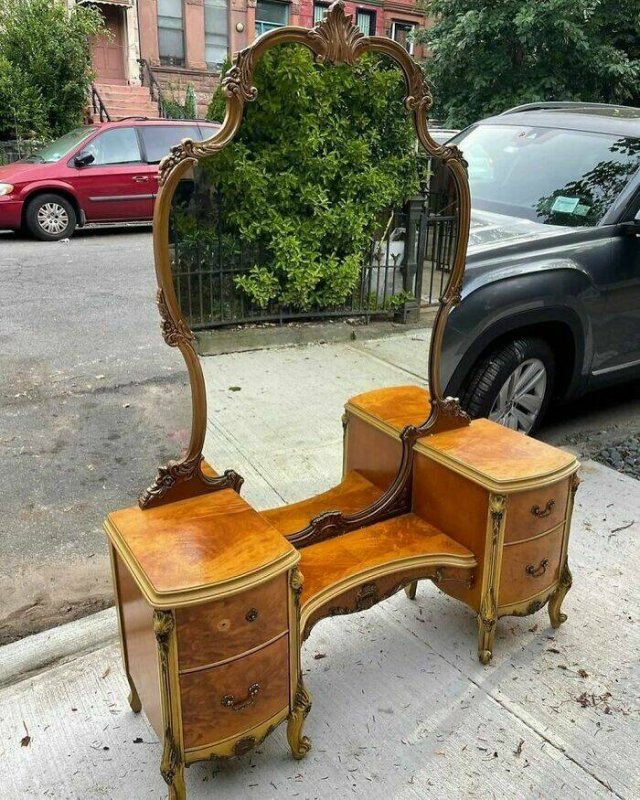 Cool Free Finds On The Street (25 pics)