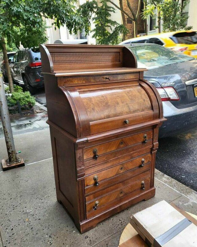Cool Free Finds On The Street (25 pics)