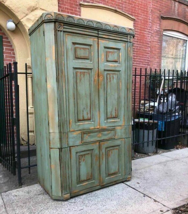 Cool Free Finds On The Street (25 pics)
