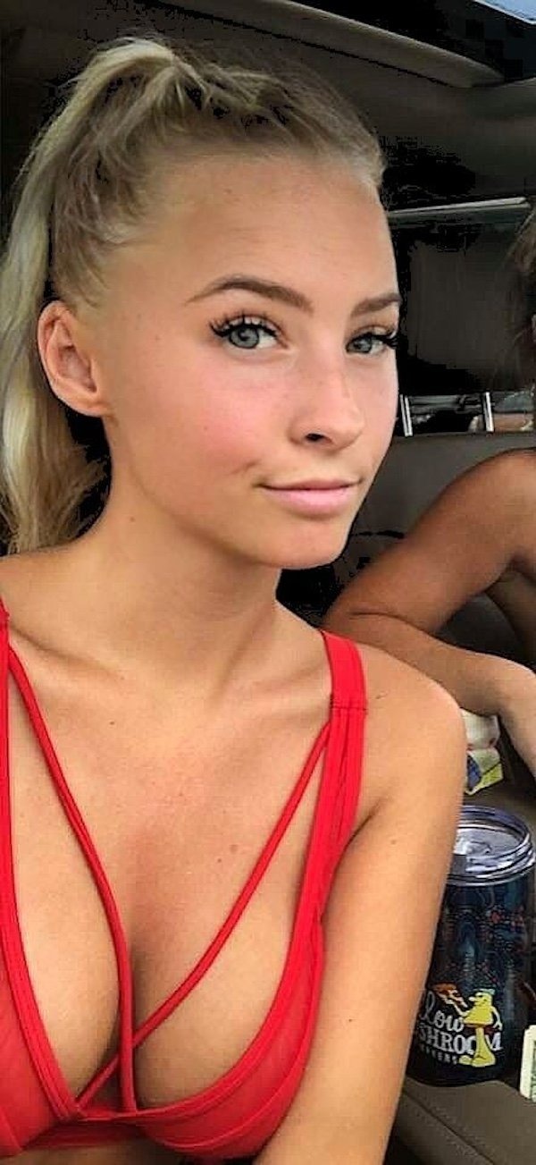 Bikini Girls (27 pics)