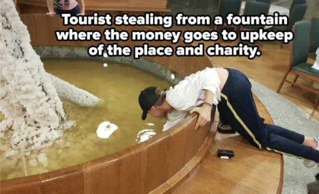 Terrible Tourists (26 pics)