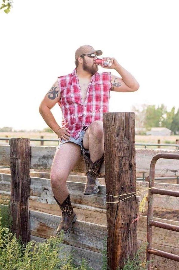 Awkward Redneck Photos (23 pics)