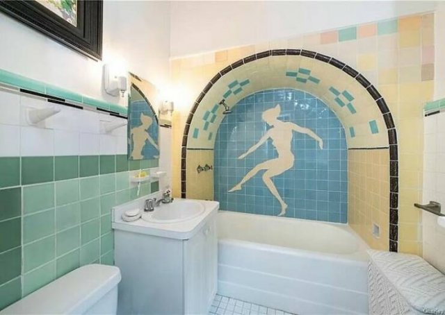 Weird Bathrooms (25 pics)