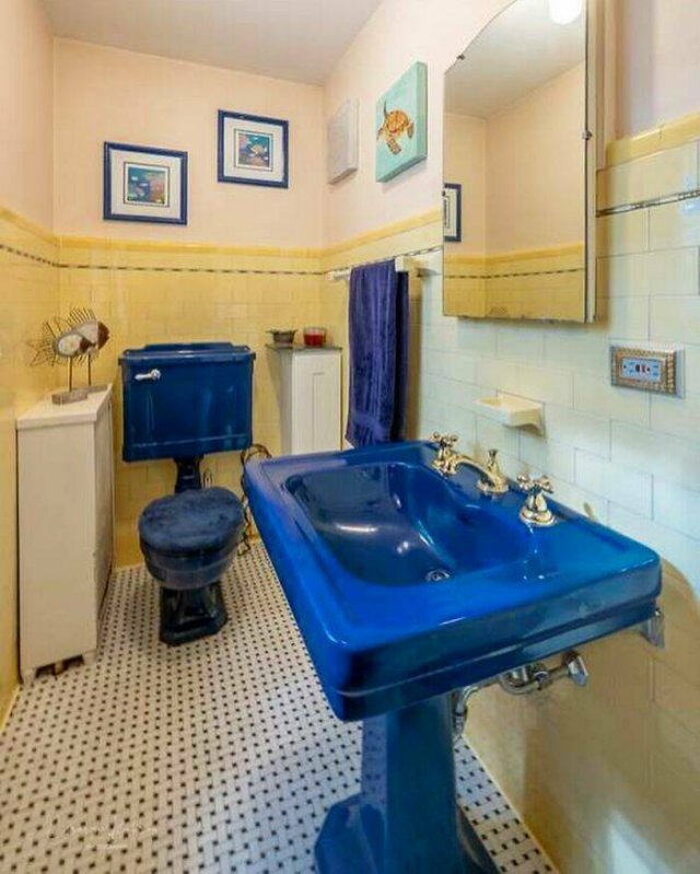 Weird Bathrooms (25 pics)