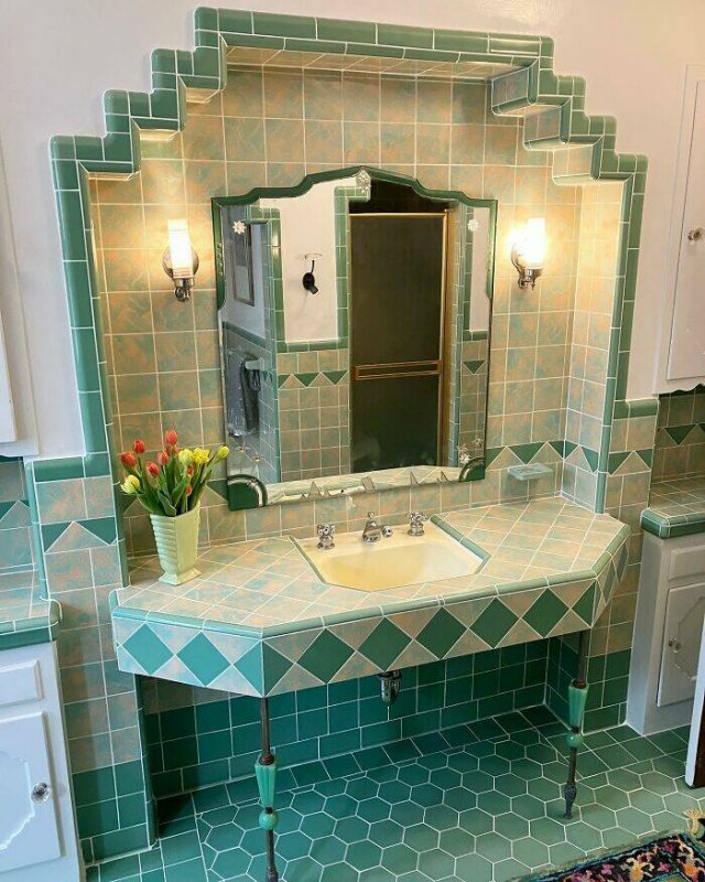 Weird Bathrooms (25 pics)