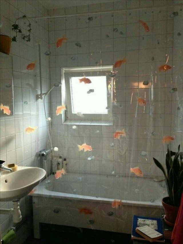 Weird Bathrooms (25 pics)