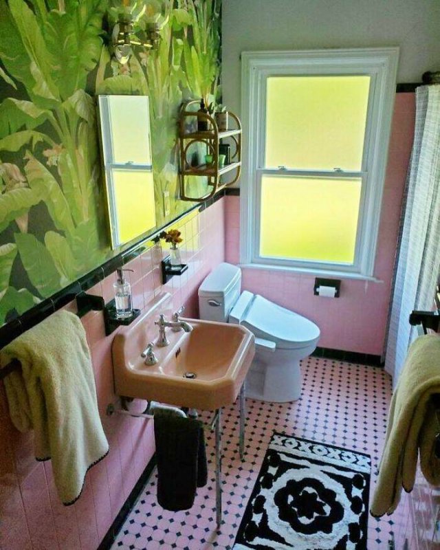 Weird Bathrooms (25 pics)