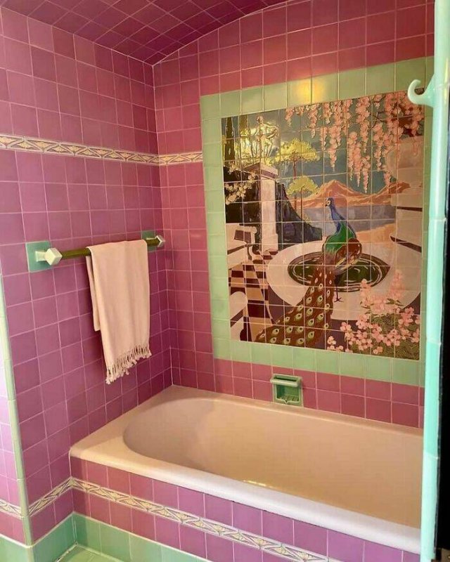 Weird Bathrooms (25 pics)