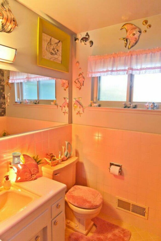 Weird Bathrooms (25 pics)