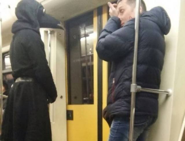 Strange People On Public Transport (20 pics)