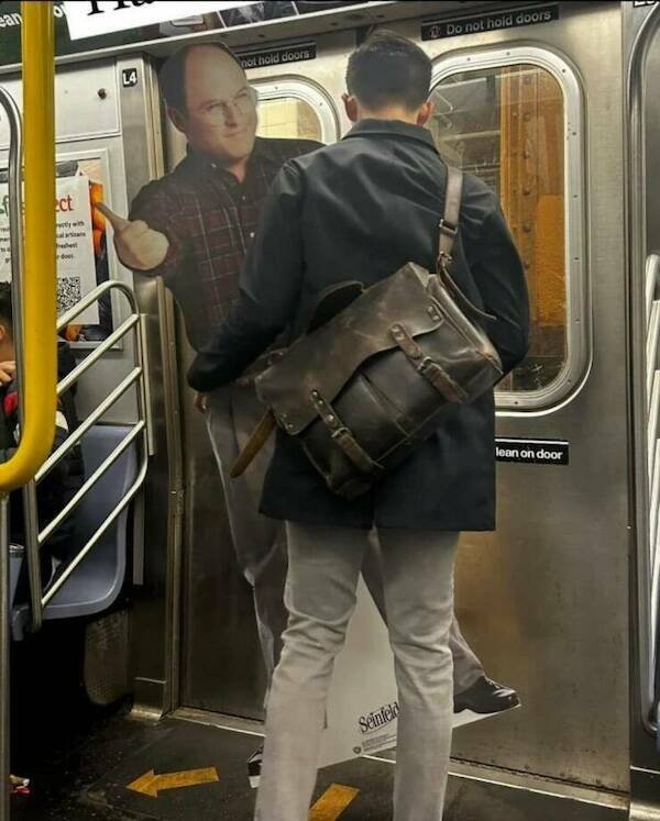 Strange People In The Subway (17 pics)