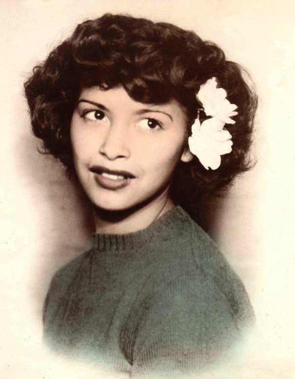 People Share Beautiful Photos From The Past (21 pics)