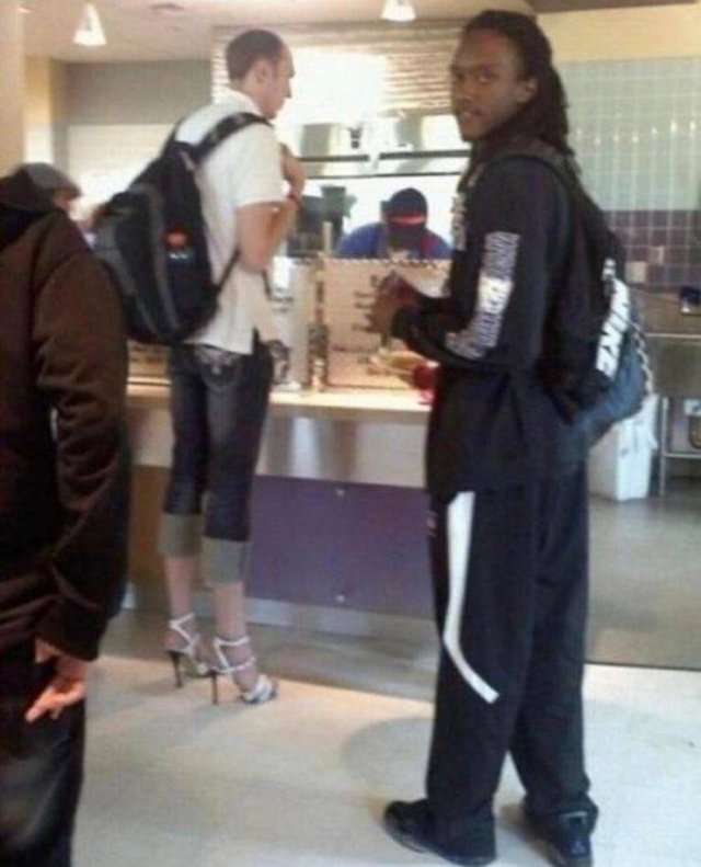What Is Going On Here? (28 pics)