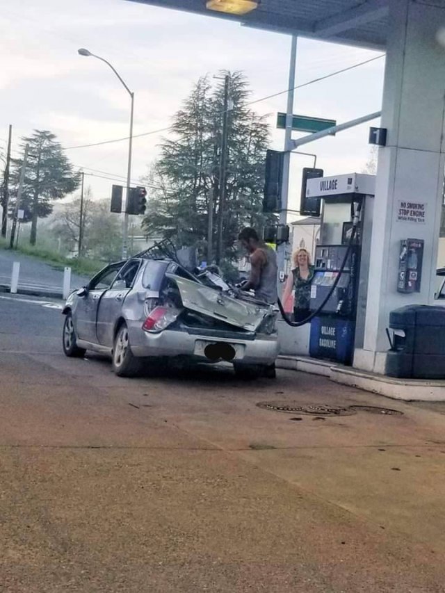 What Is Going On Here? (28 pics)