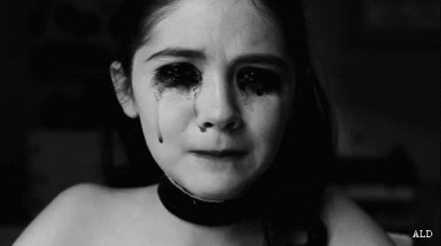 Scary Thoughts (15 gifs) Scary Thoughts (15 gifs)