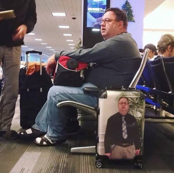 Unusual Finds In Airports (24 pics)