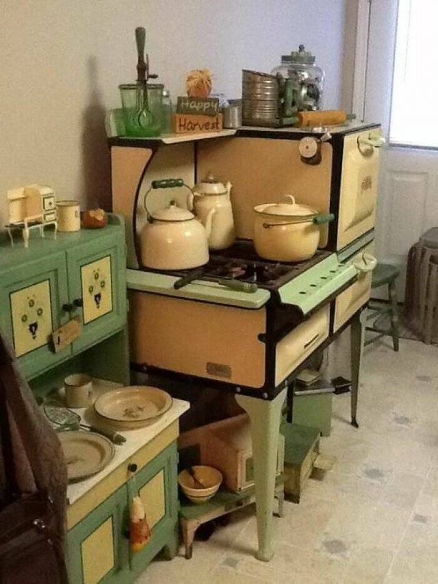Cool Vintage Kitchens (25 pics)