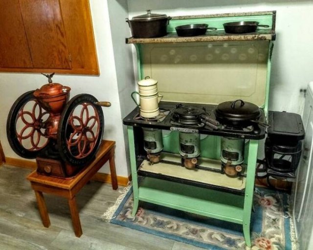 Cool Vintage Kitchens (25 pics)