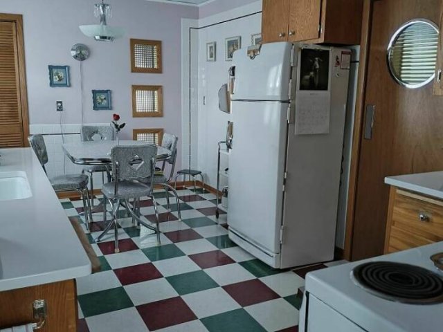 Cool Vintage Kitchens (25 pics)