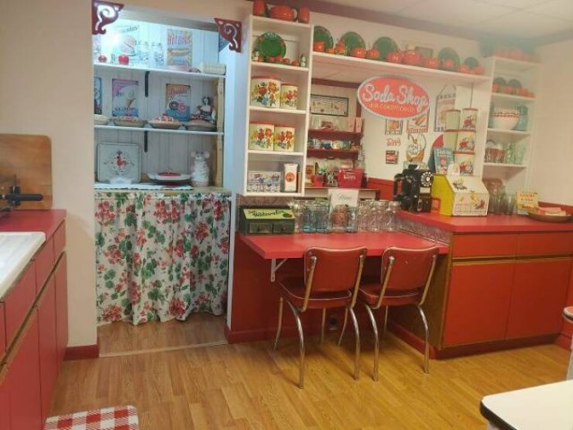 Cool Vintage Kitchens (25 pics)