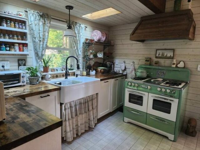 Cool Vintage Kitchens (25 pics)