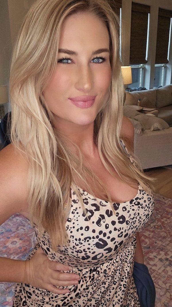 Girls In Sundresses (31 pics)