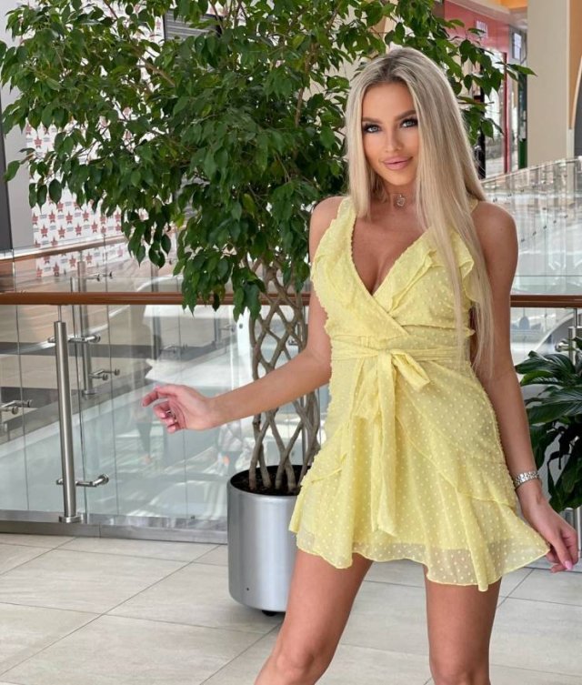 Girls In Sundresses (31 pics)