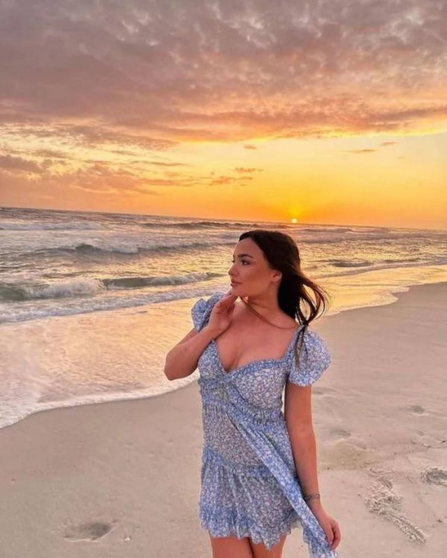 Girls In Sundresses (31 pics)