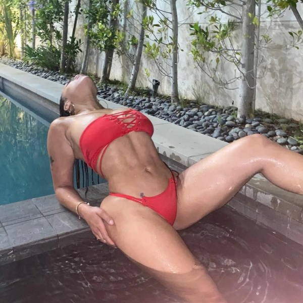 Wet Girls (47 pics)