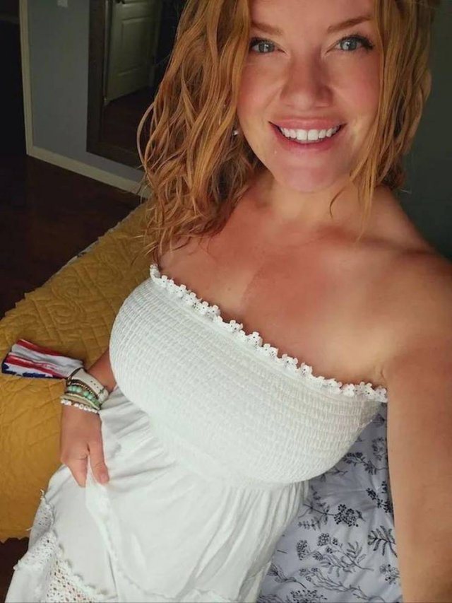 Braless Girls (46 pics)
