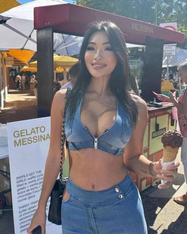 Asian Girls (25 pics)