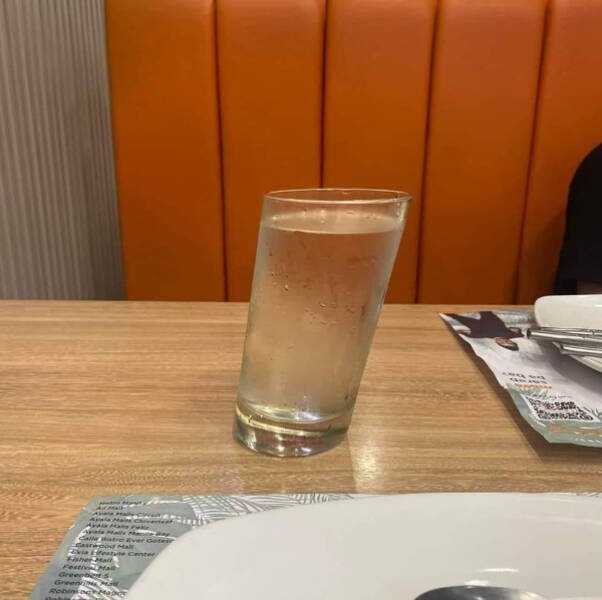 What Is Going On Here? (24 pics)