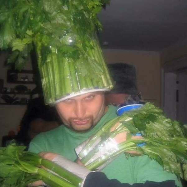 What Is Going On Here? (24 pics)