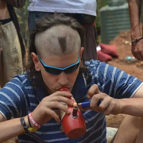 Terrible Haircuts (22 pics)