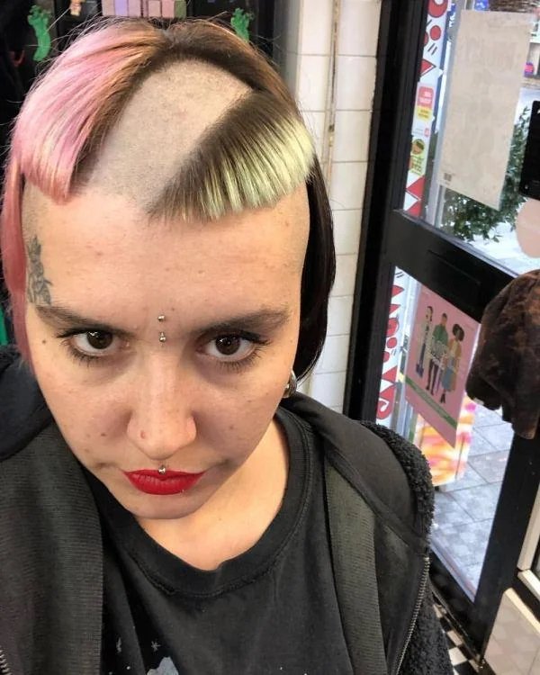 Terrible Haircuts (22 pics)
