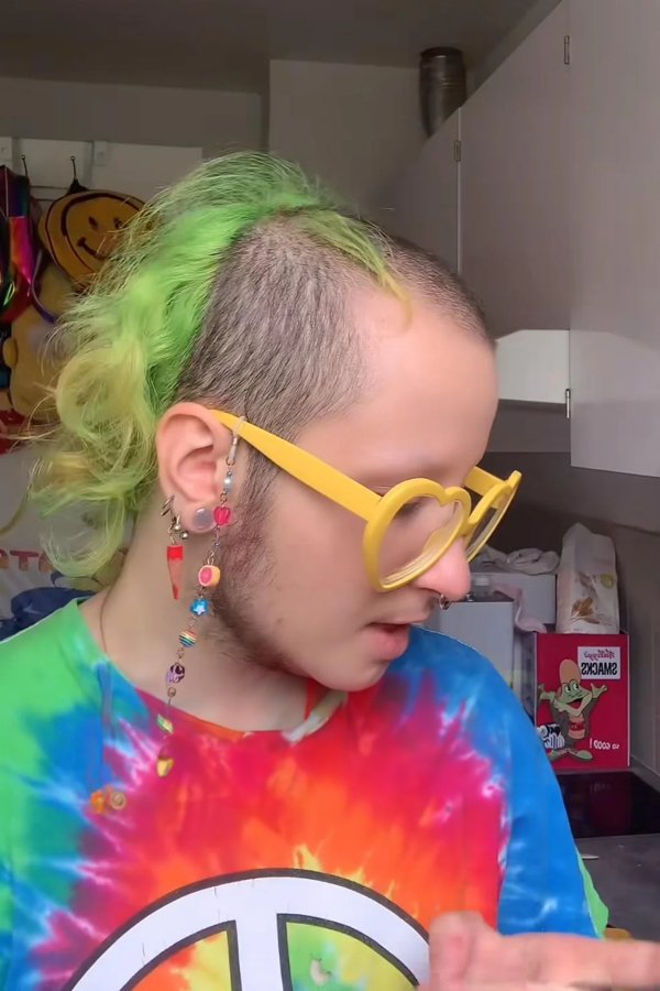 Terrible Haircuts (22 pics)