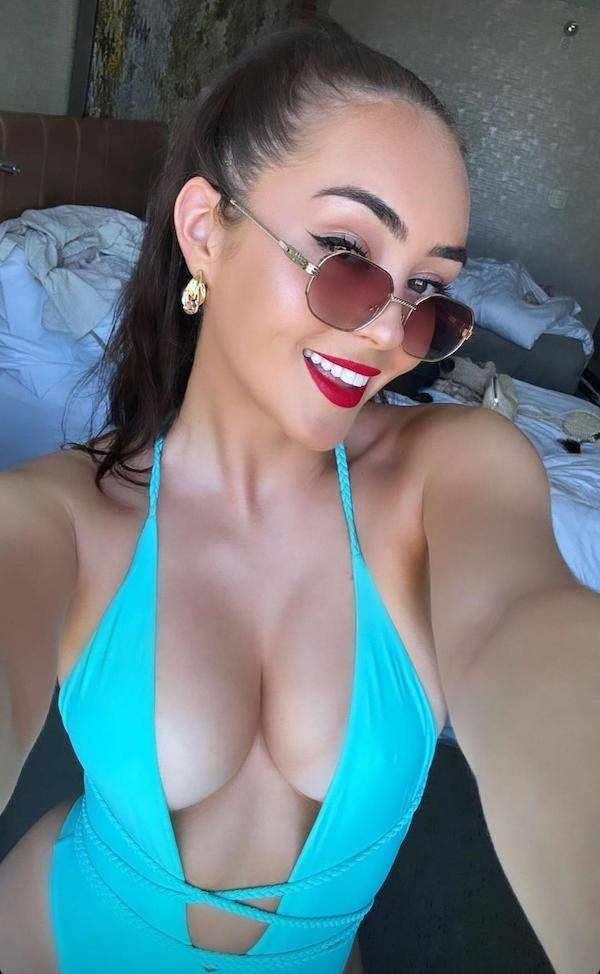 Cute Girls (42 pics)