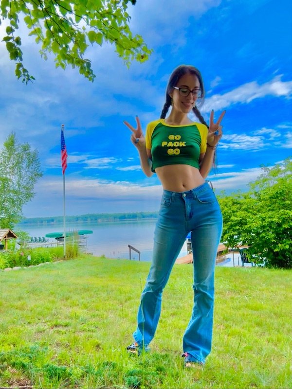 Braless Girls (28 pics)