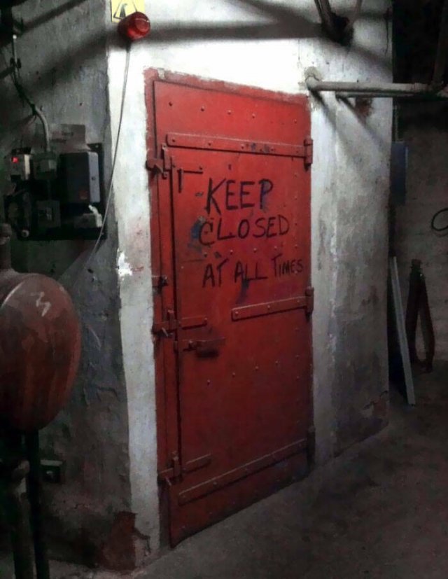 Terrifying Basement Discoveries (25 pics)