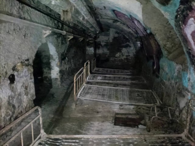 Terrifying Basement Discoveries (25 pics)