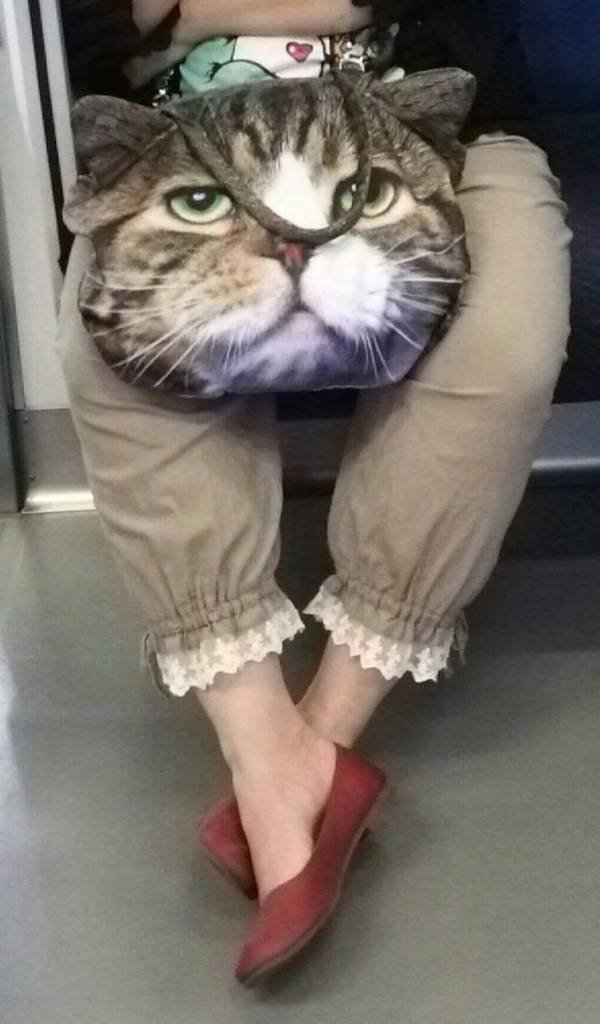Strange People In The Subway (31 pics)