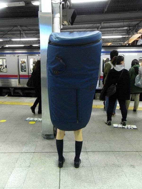 Strange People In The Subway (31 pics)