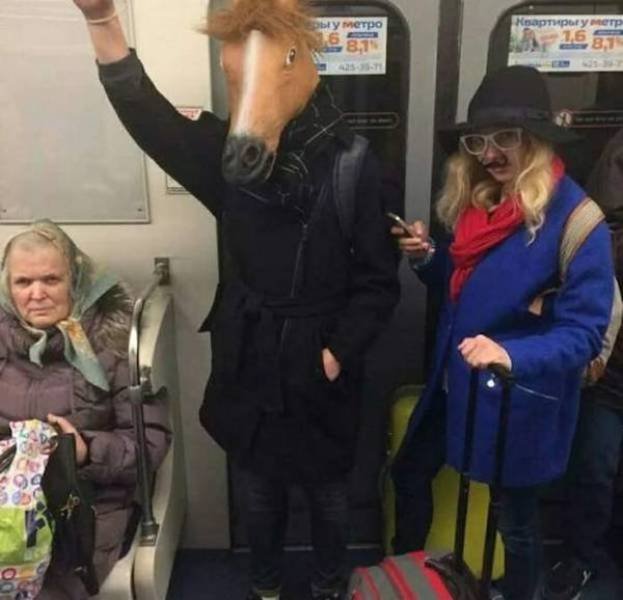 Strange People In The Subway (31 pics)